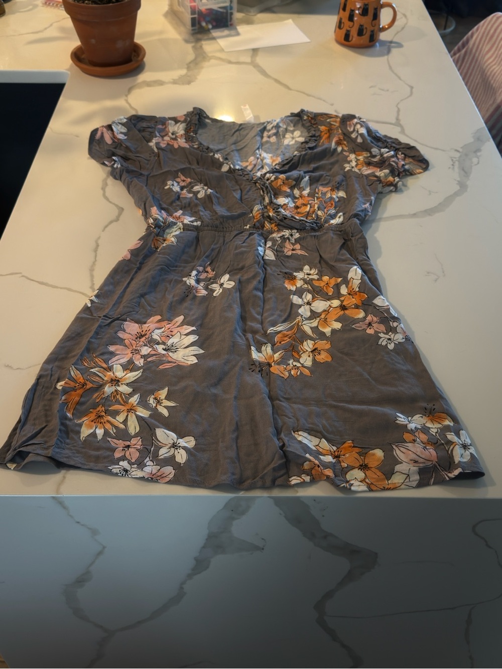 Xhilaration Gray Short Sleeve Floral Dress with Orange & White Flowers